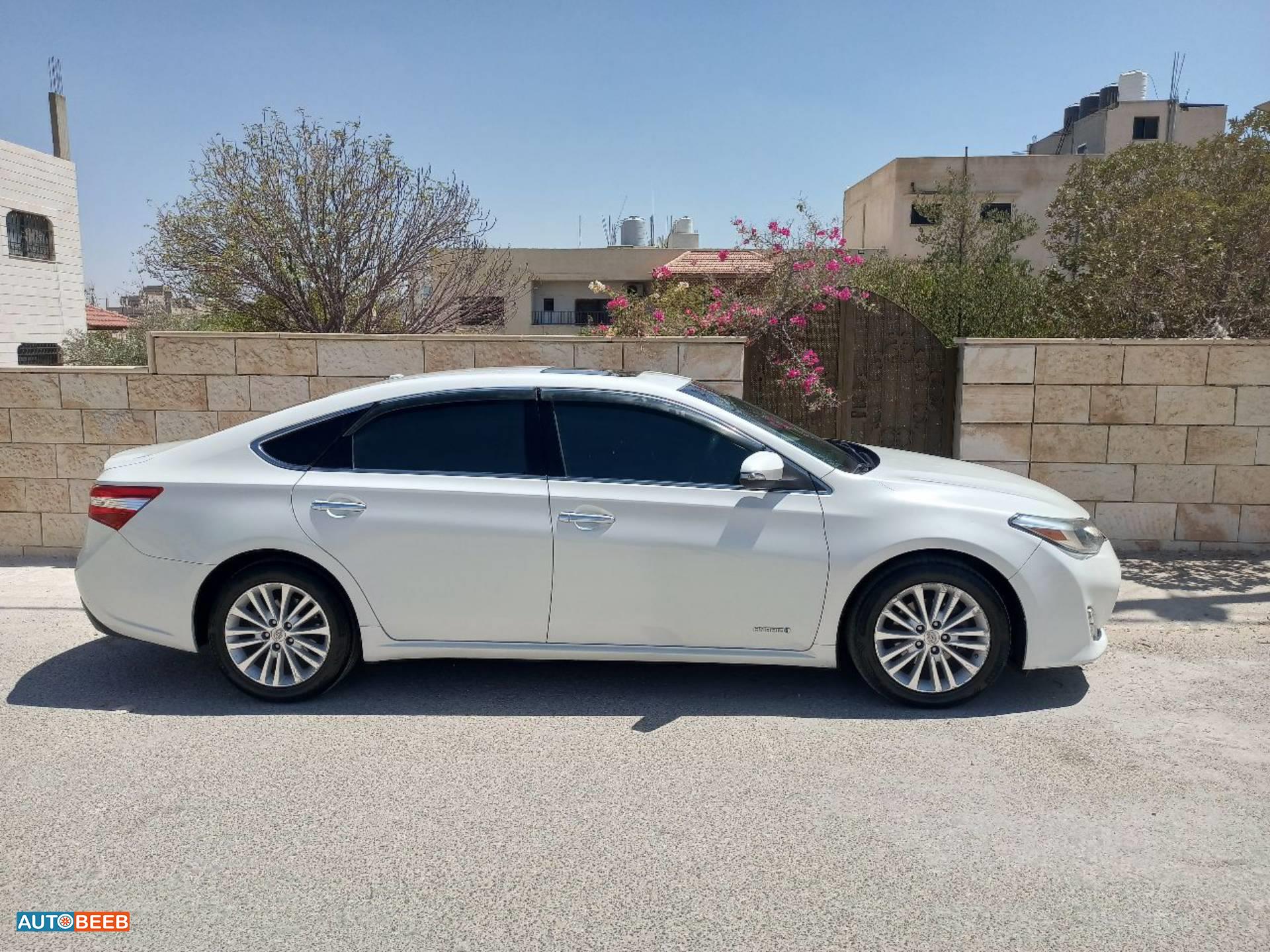 تويوتا افالون 2013