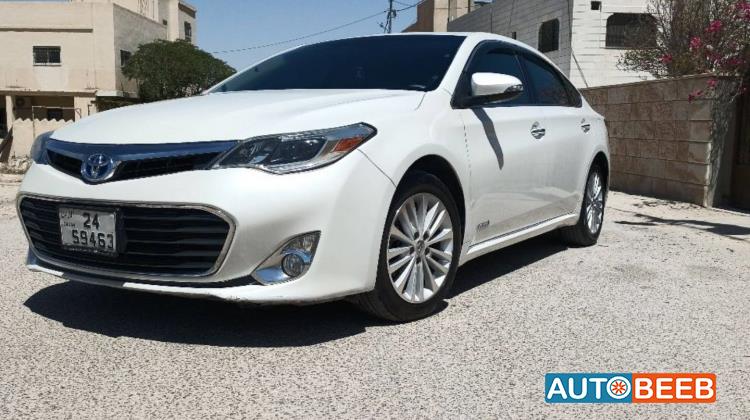 تويوتا افالون 2013