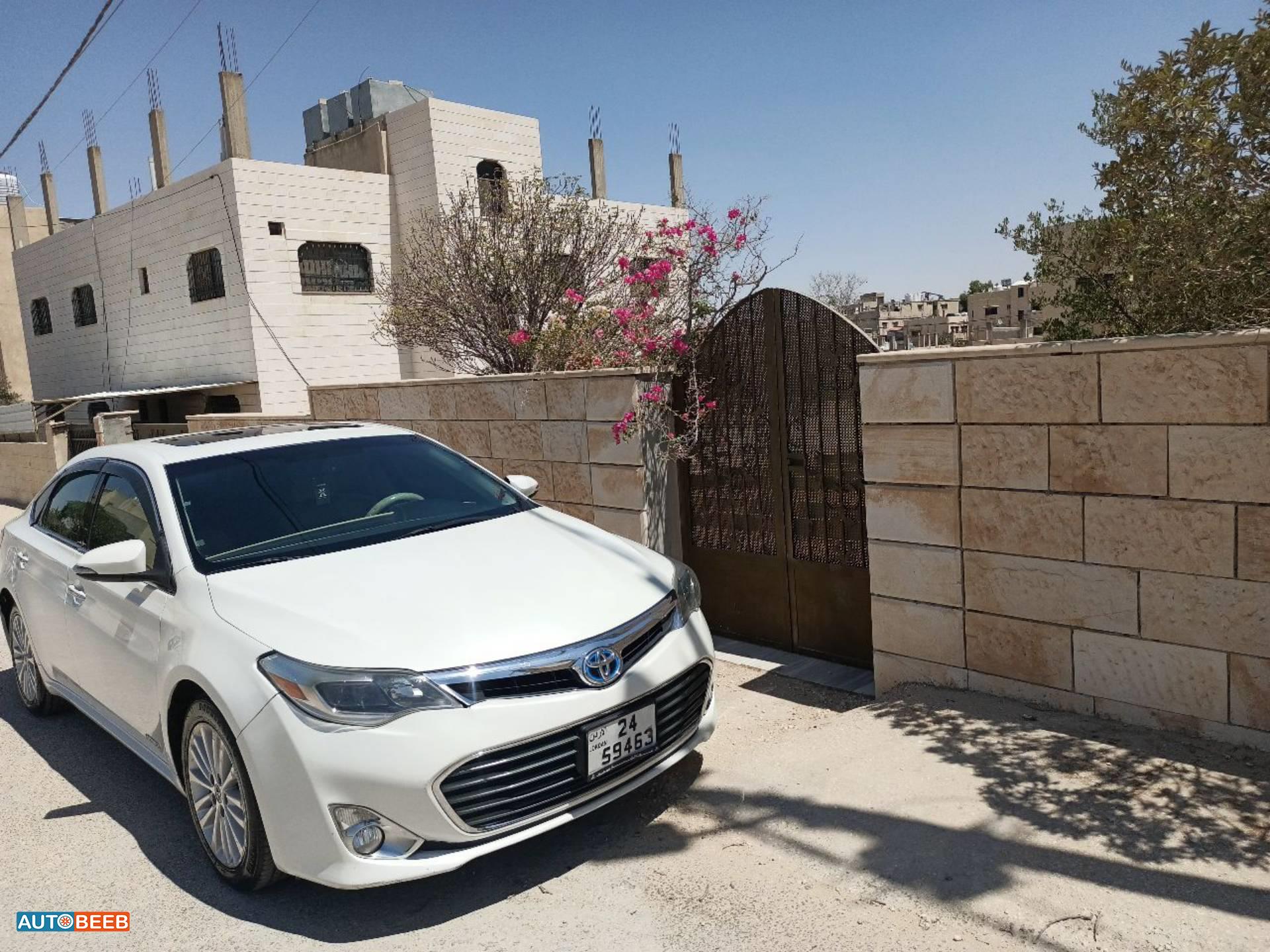 تويوتا افالون 2013