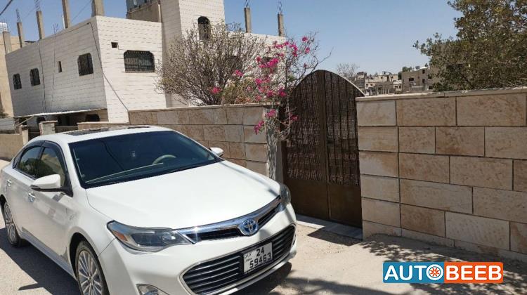 تويوتا افالون 2013