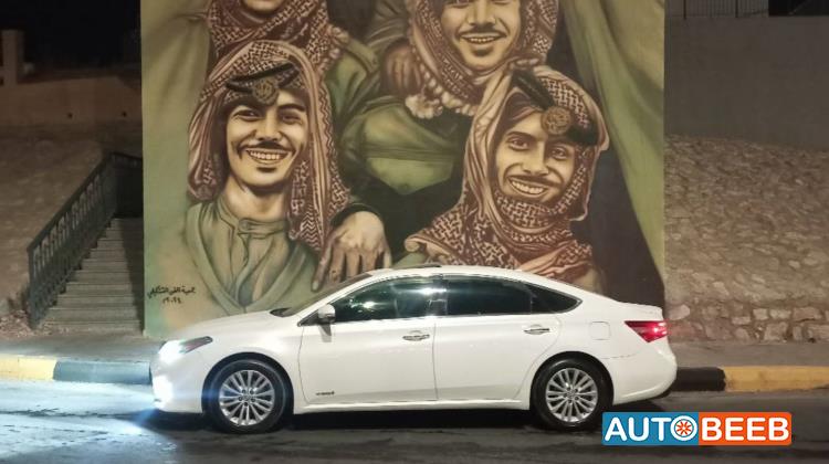 تويوتا افالون 2013