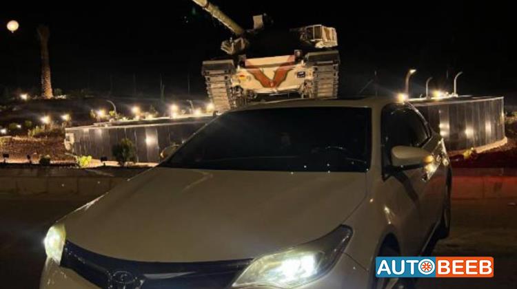 تويوتا افالون 2013