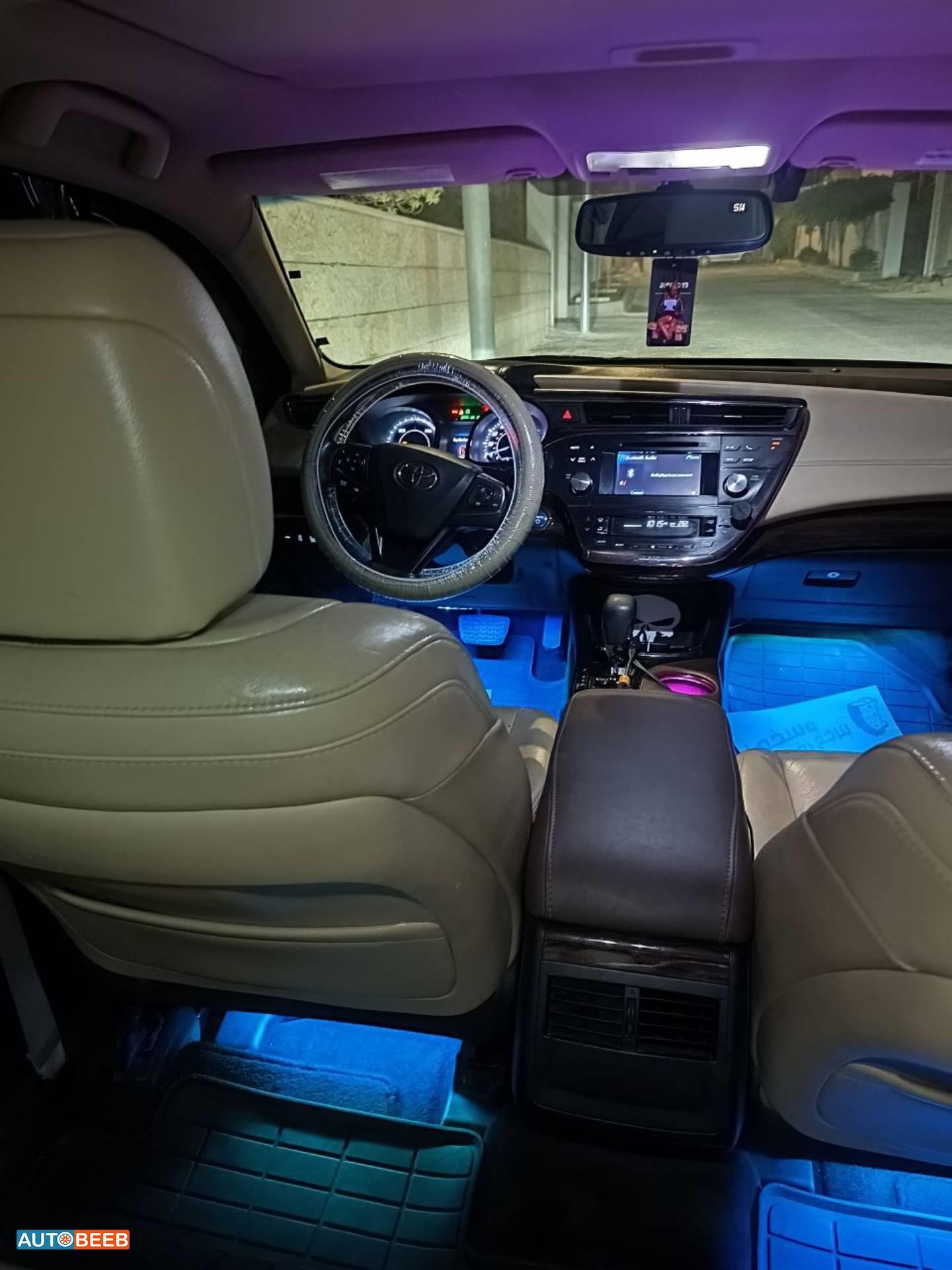 تويوتا افالون 2013