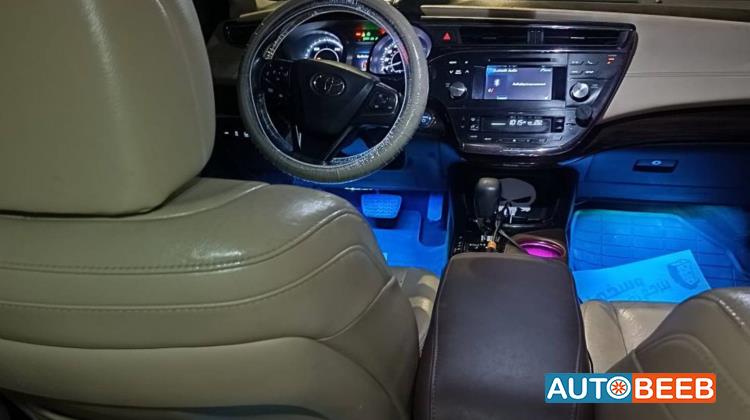 تويوتا افالون 2013