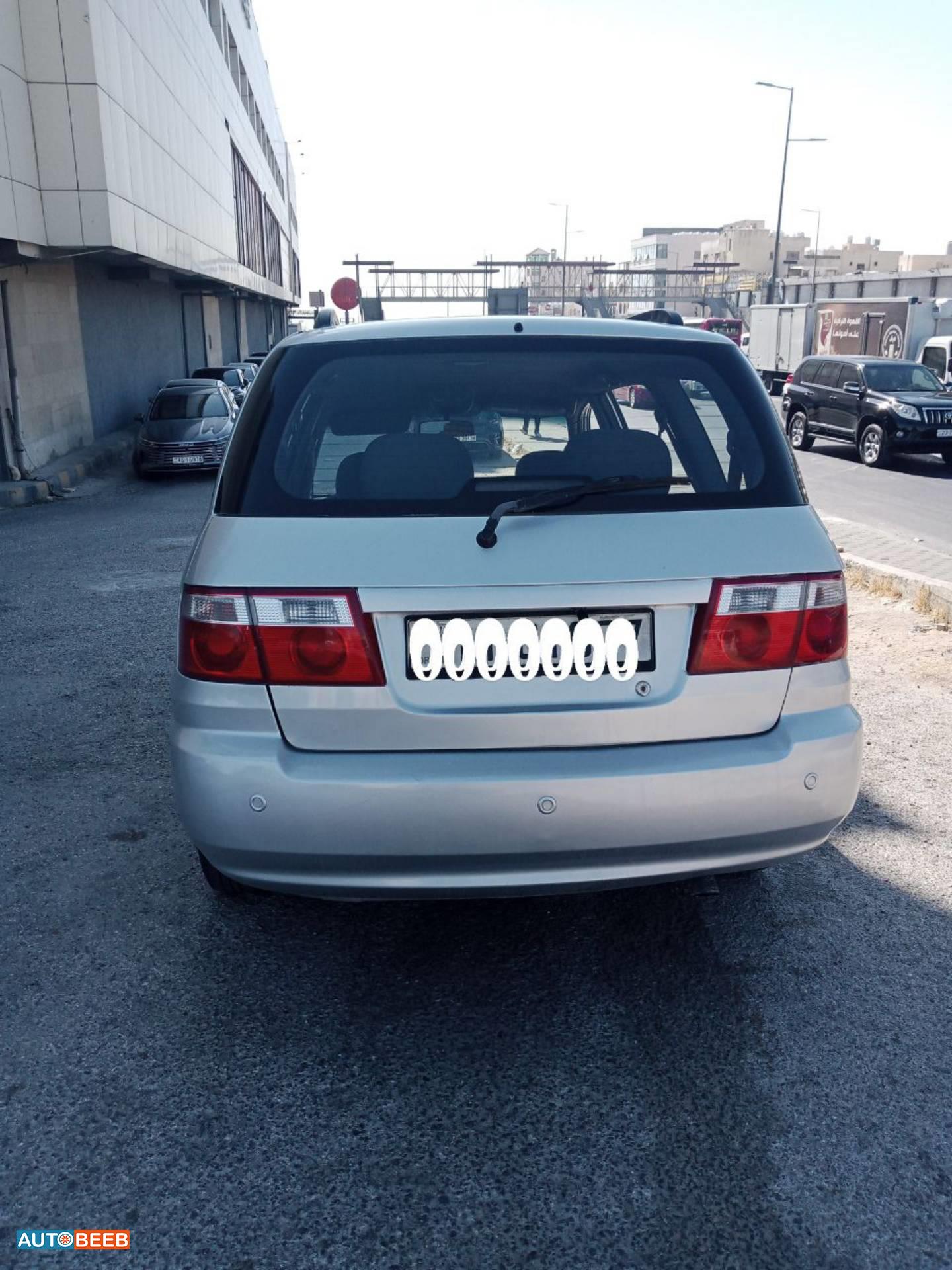 كيا كارينز 2005