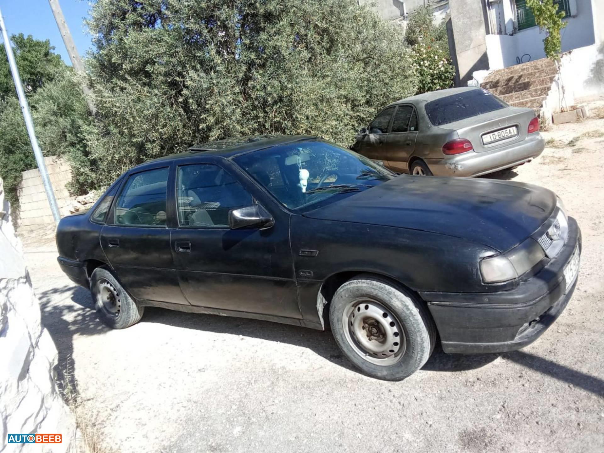 اوبل فيكترا 1990