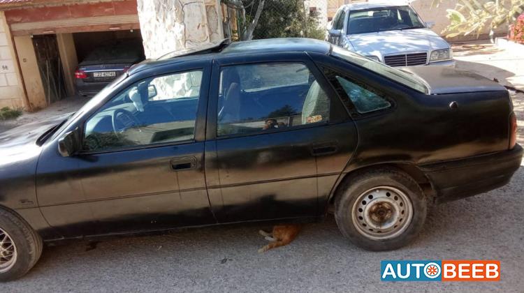 اوبل فيكترا 1990