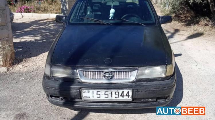 اوبل فيكترا 1990