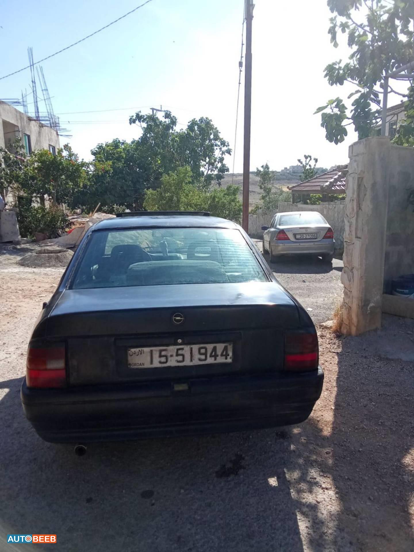 اوبل فيكترا 1990