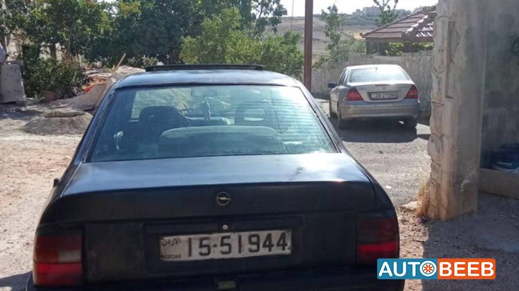 اوبل فيكترا 1990