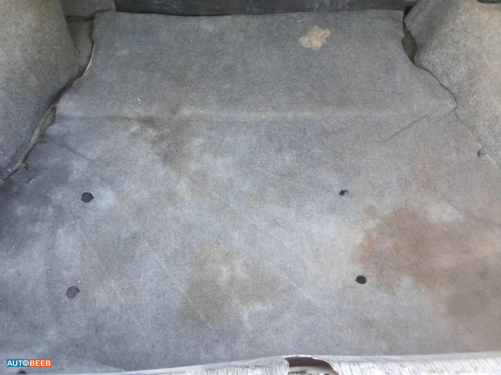 اوبل فيكترا 1990