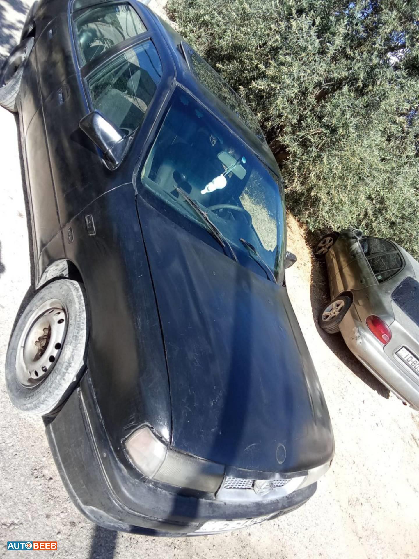 اوبل فيكترا 1990