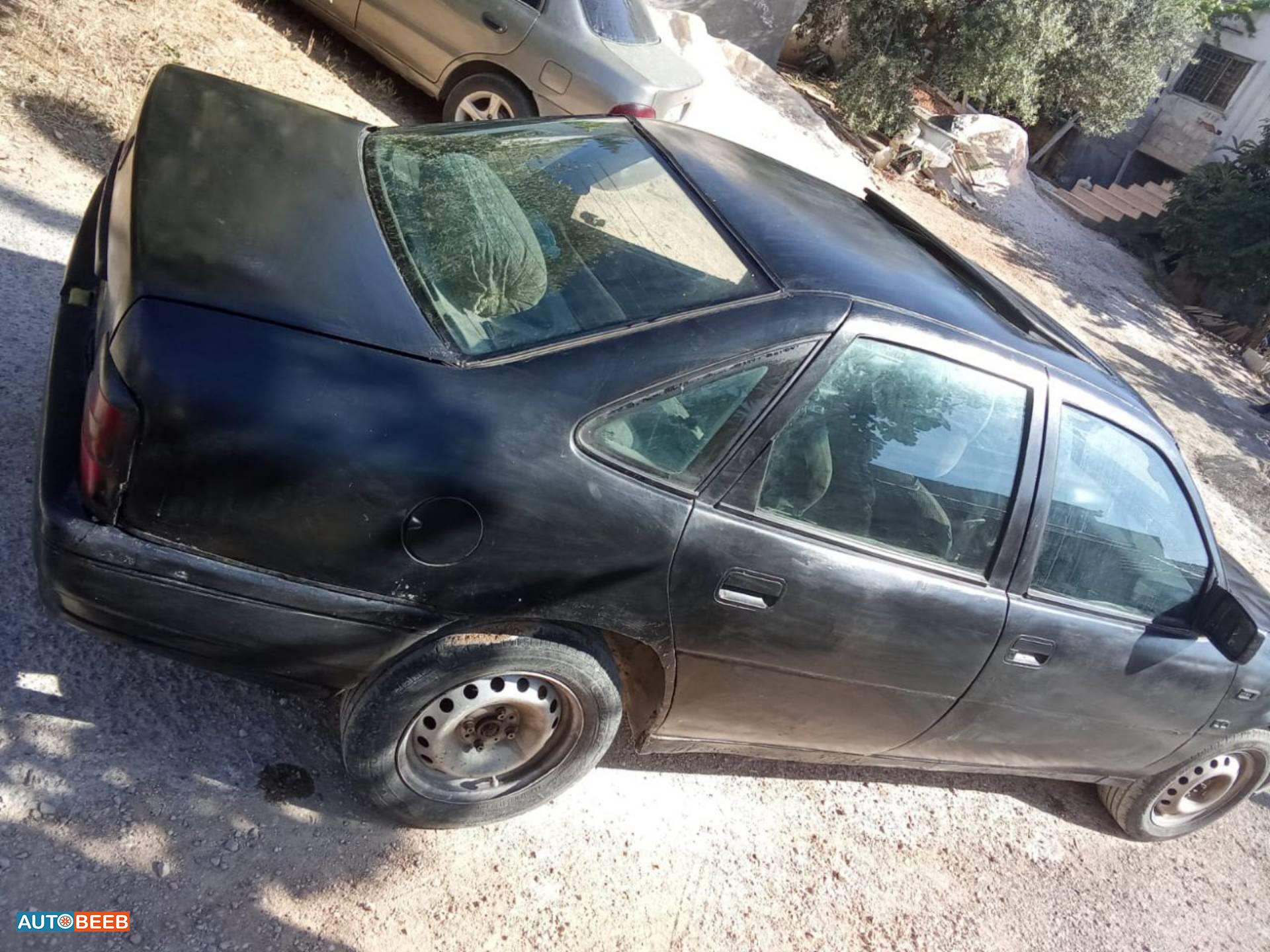 اوبل فيكترا 1990