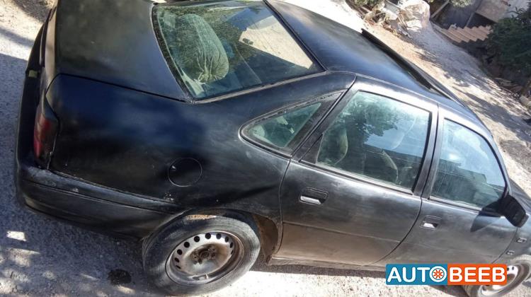 اوبل فيكترا 1990