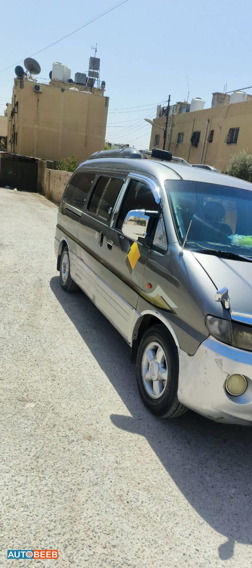 Minivan Hyundai 2002