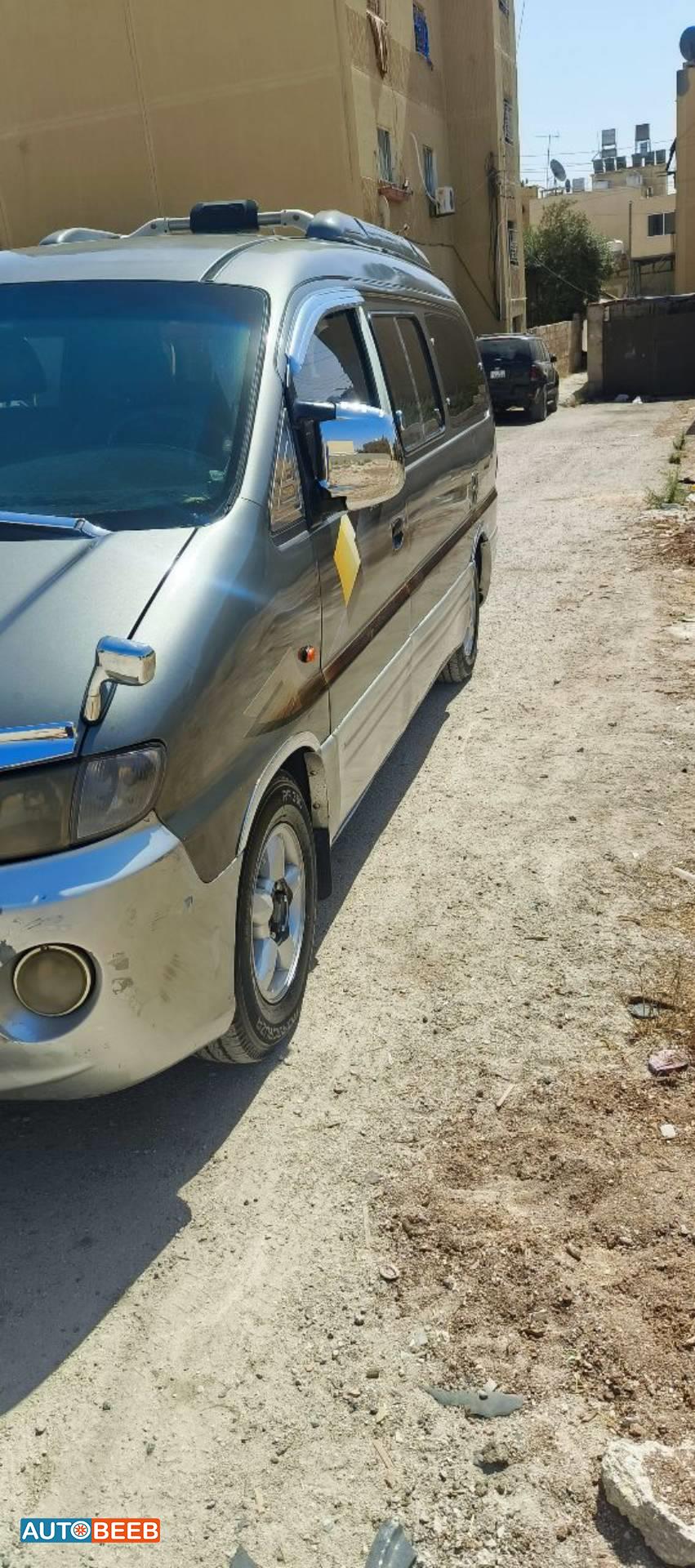 Minivan Hyundai 2002