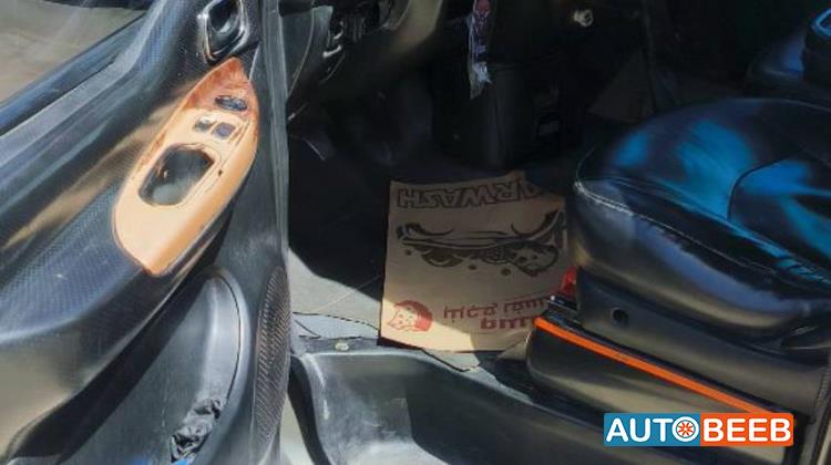 Minivan Hyundai 2002