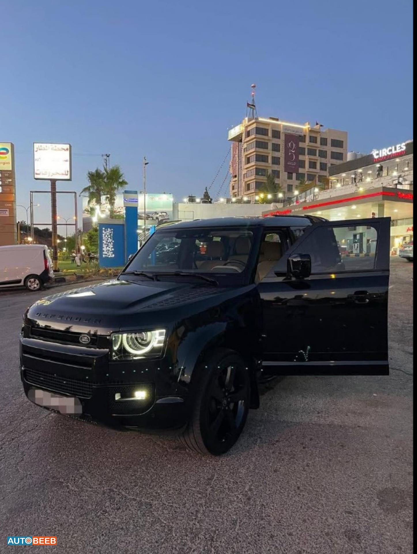 Land Rover Defender 2024