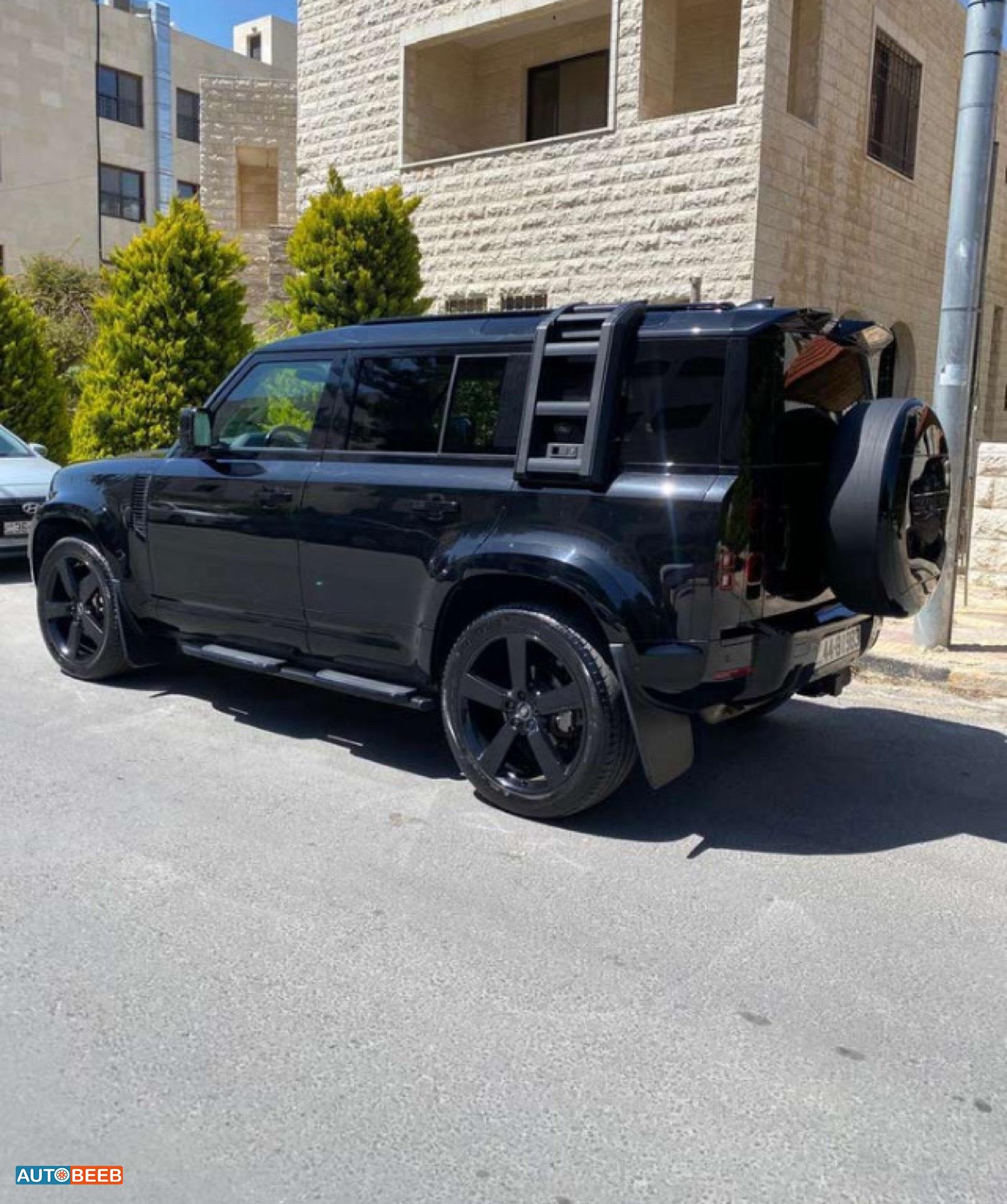 Land Rover Defender 2024