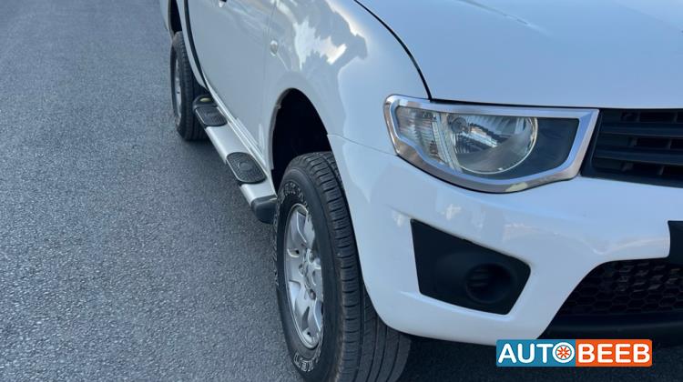 Mitsubishi L200 2013