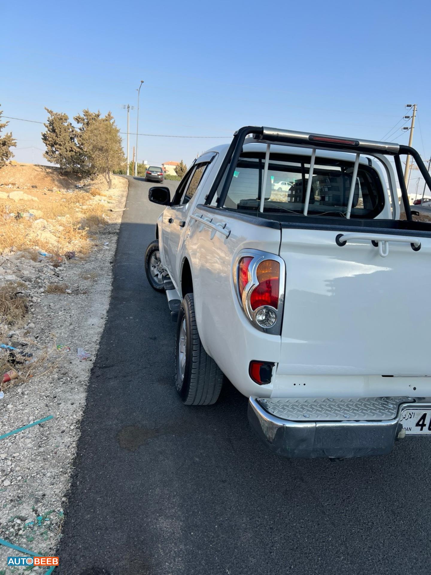 Mitsubishi L200 2013