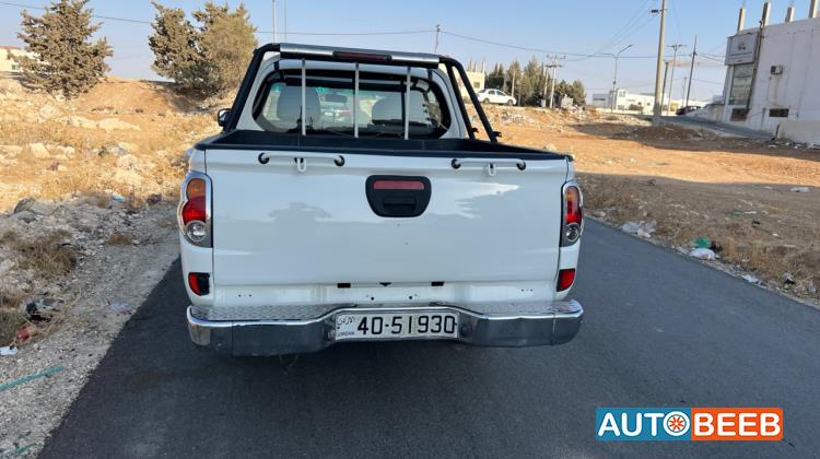 Mitsubishi L200 2013