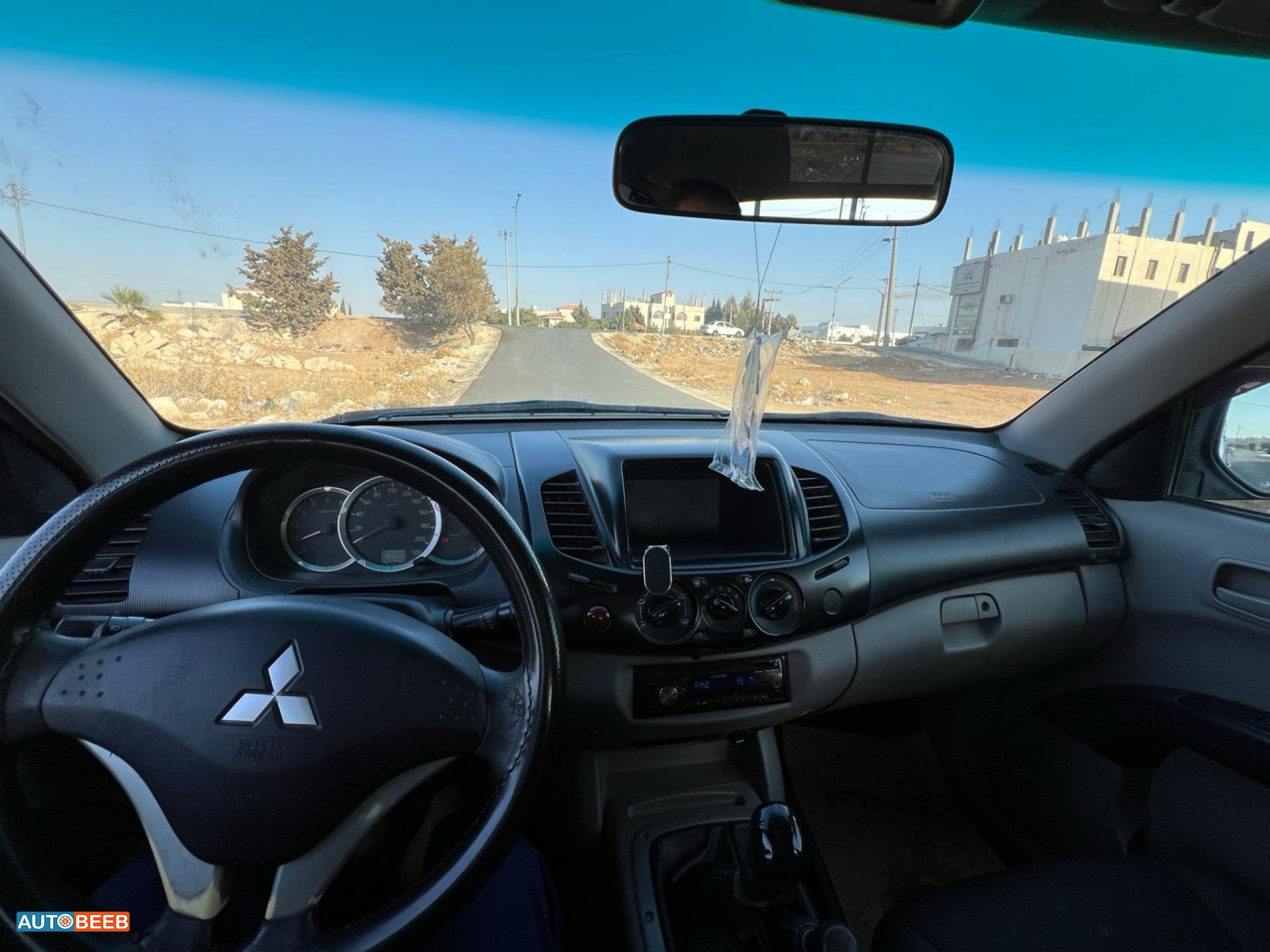 Mitsubishi L200 2013