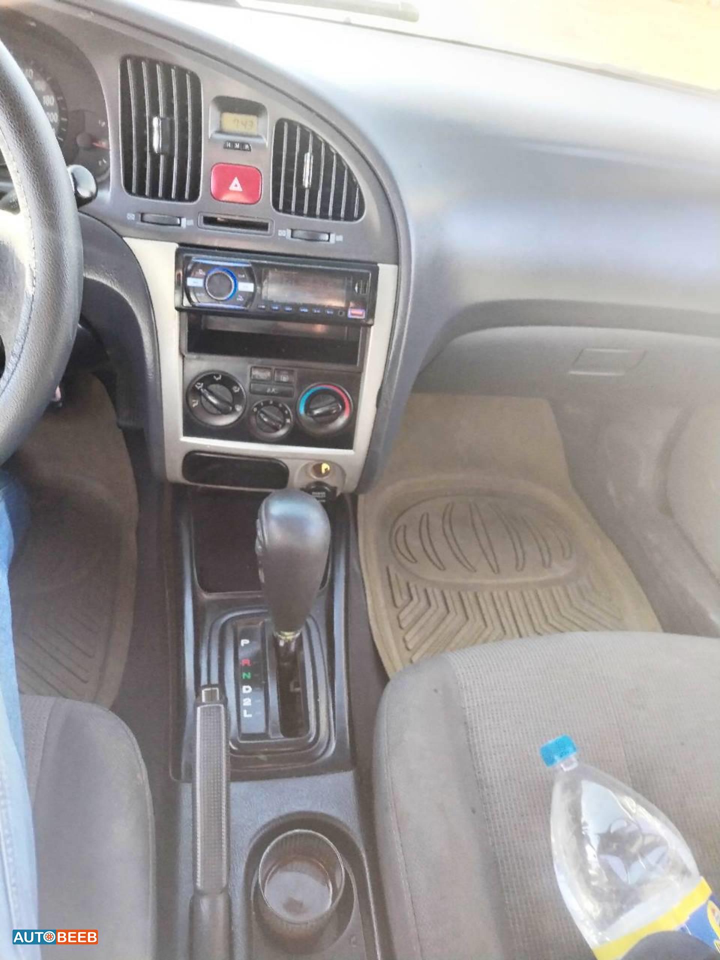 Hyundai Elantra 2005