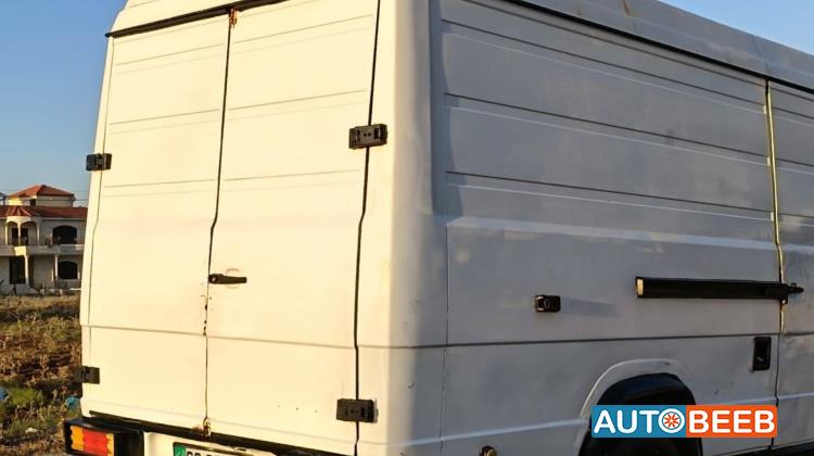 ميني فان مرسيدس بنز 1997