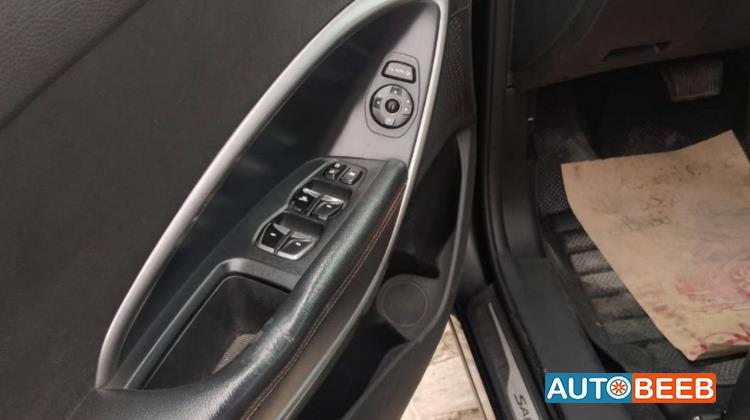 Hyundai Santa Fe 2013