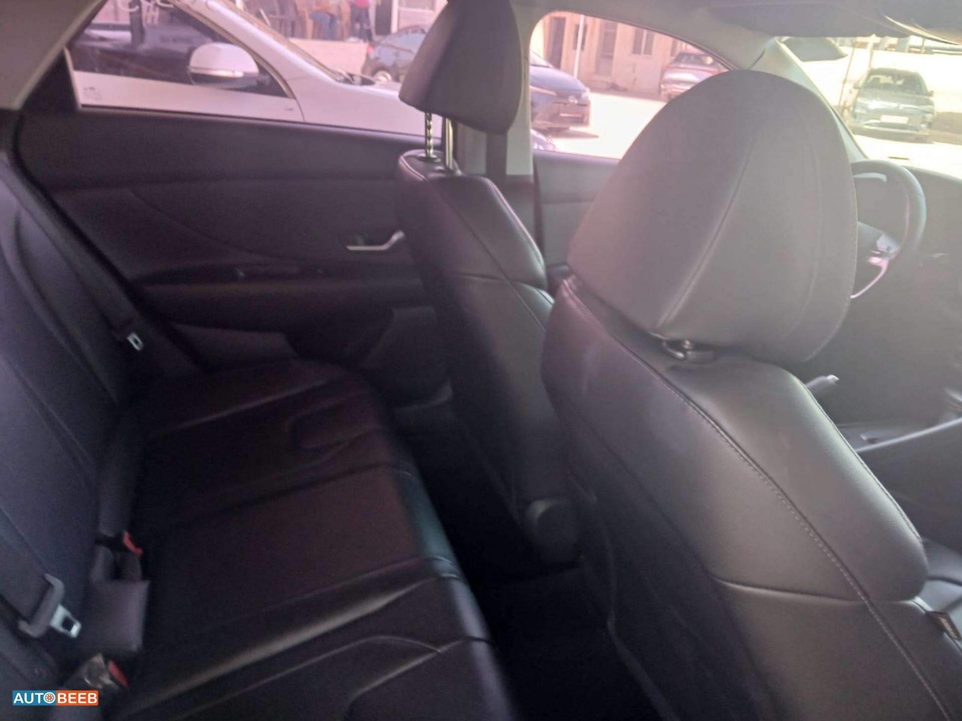 هيونداي افانتي 2021