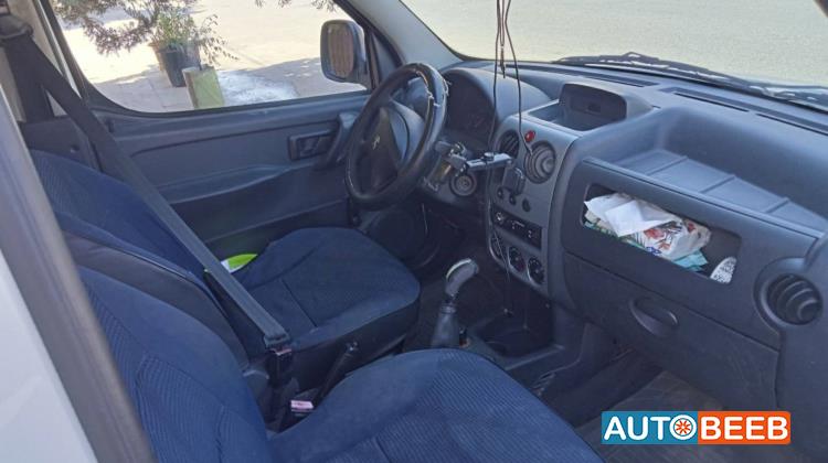 بيجو بارتنر 2012