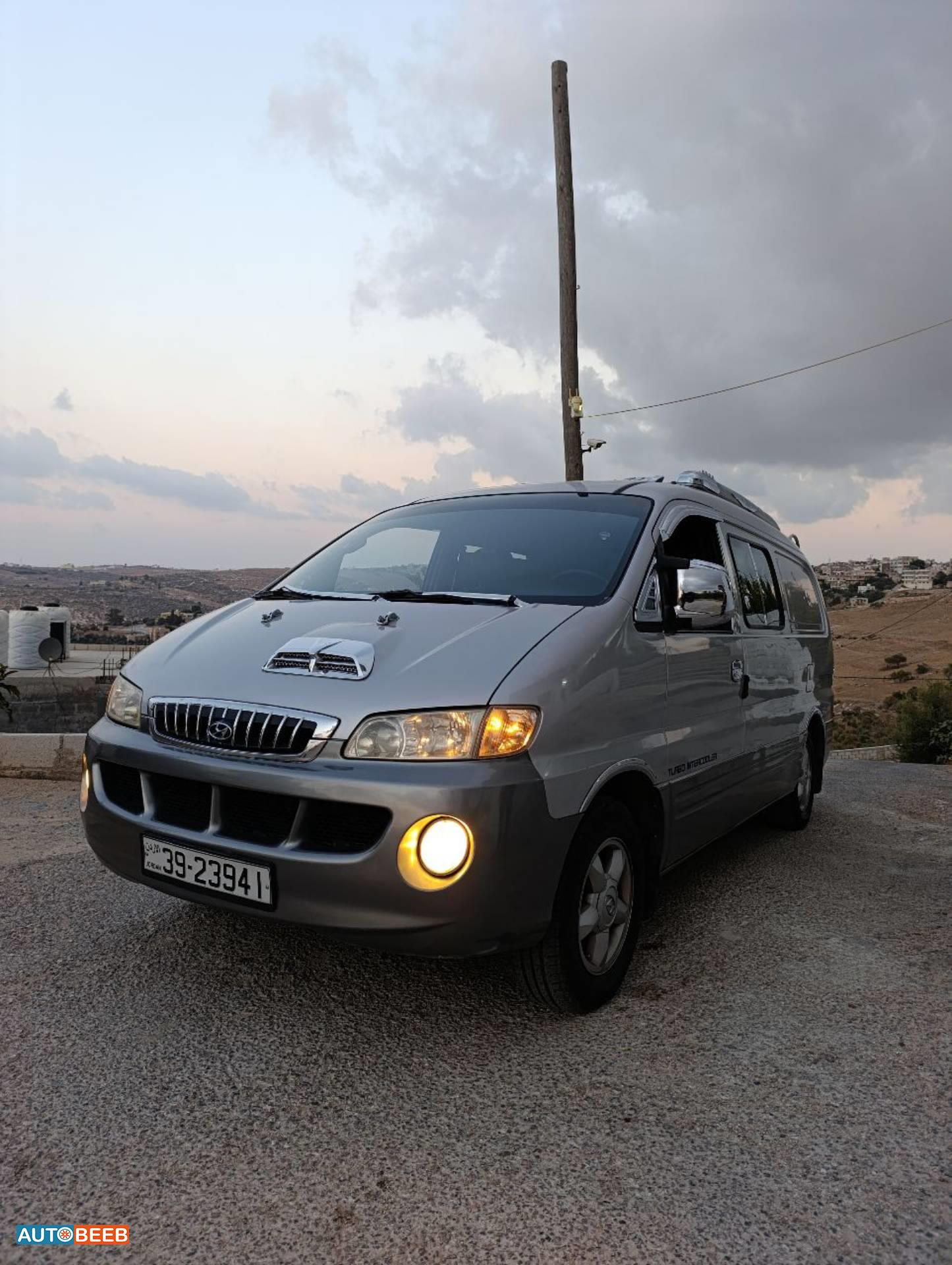 Minibus Hyundai 2003