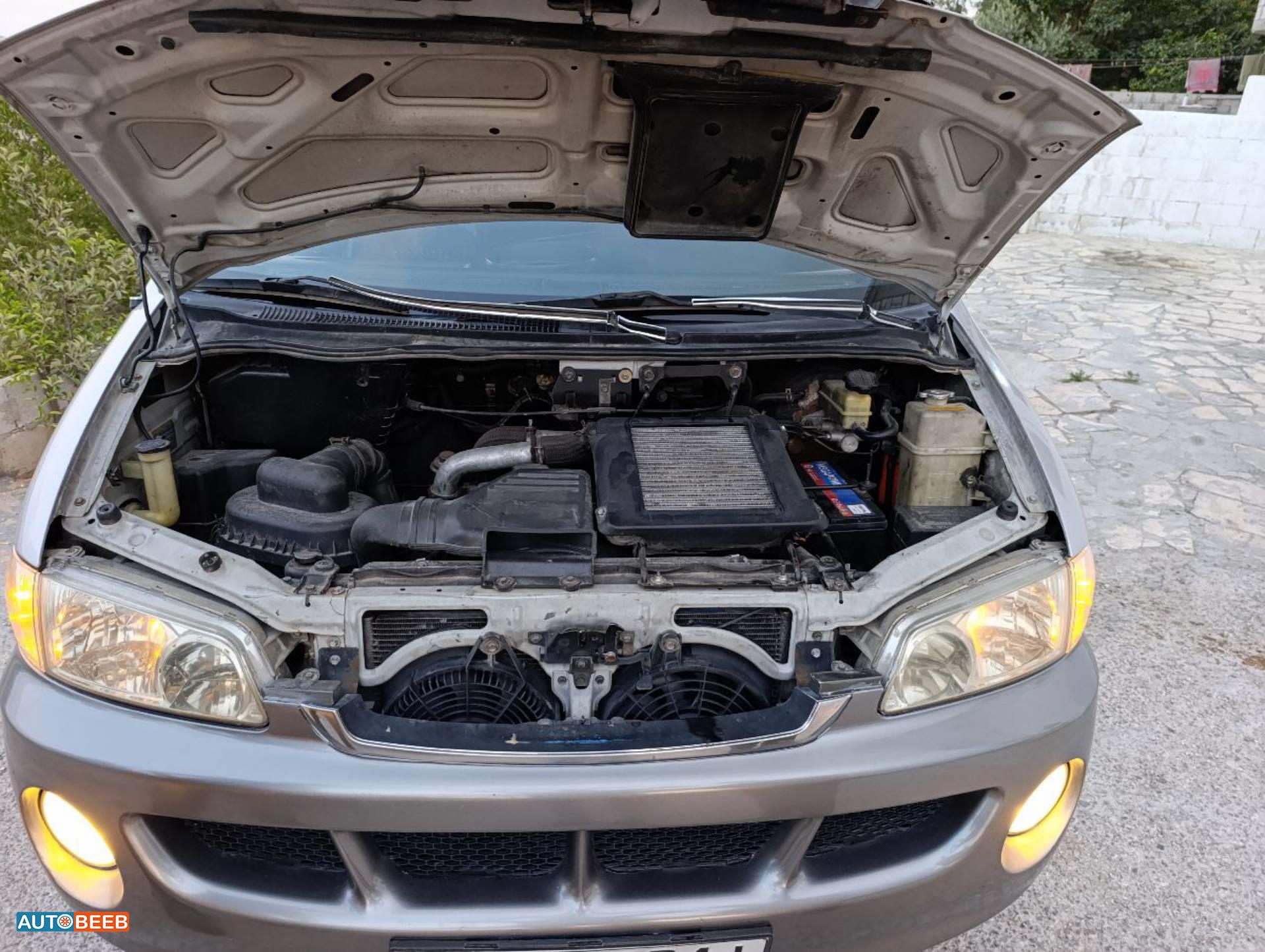 Minibus Hyundai 2003