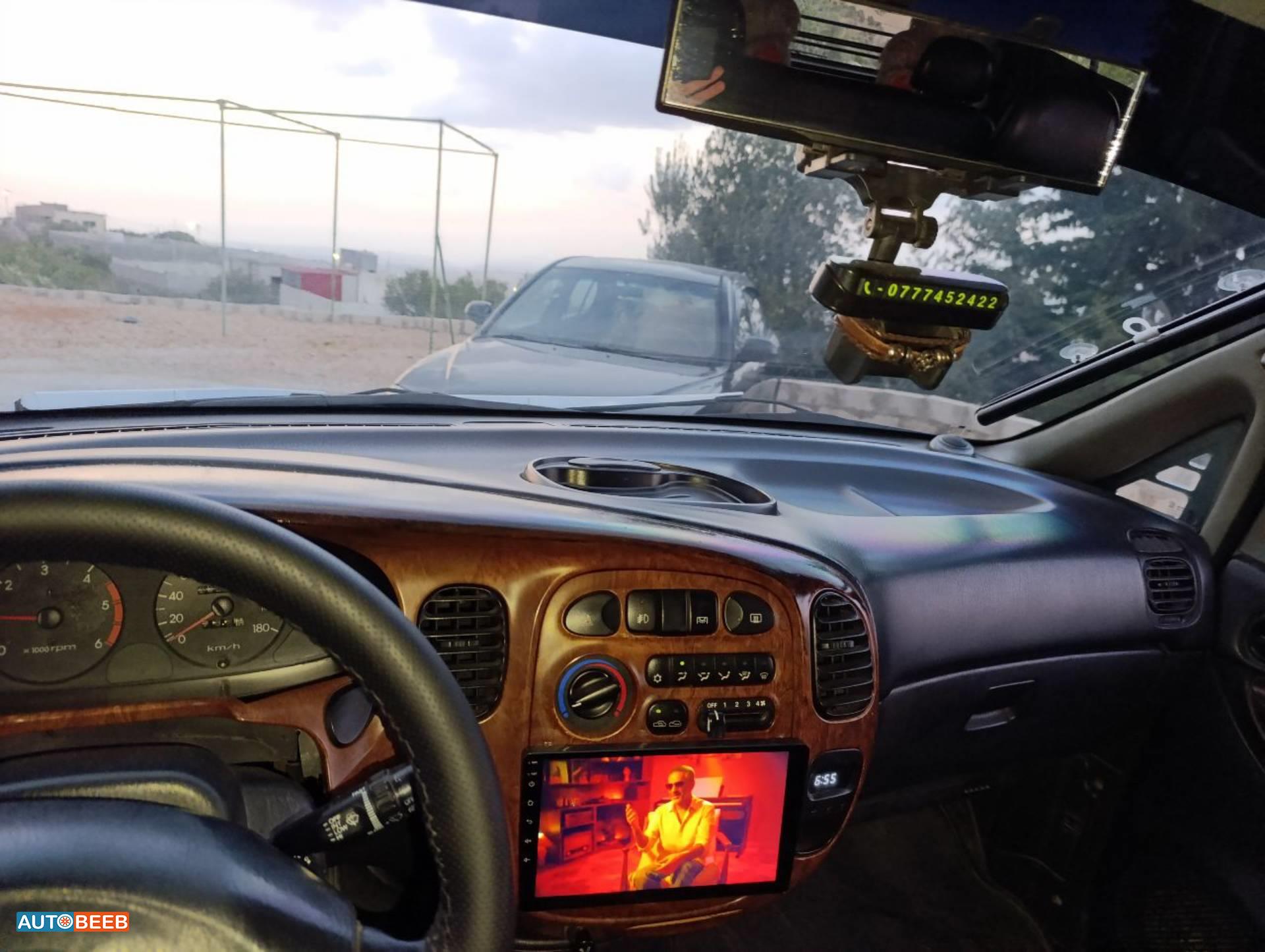 Minibus Hyundai 2003