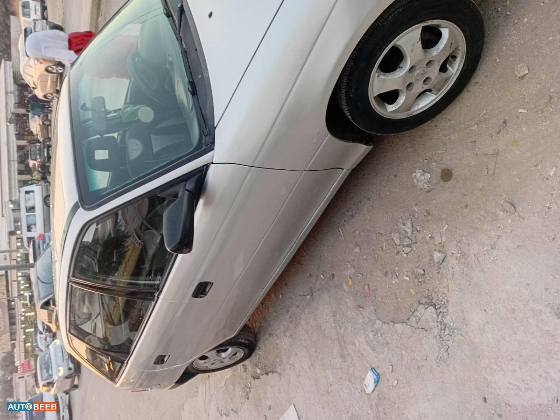 اوبل استرا 1992