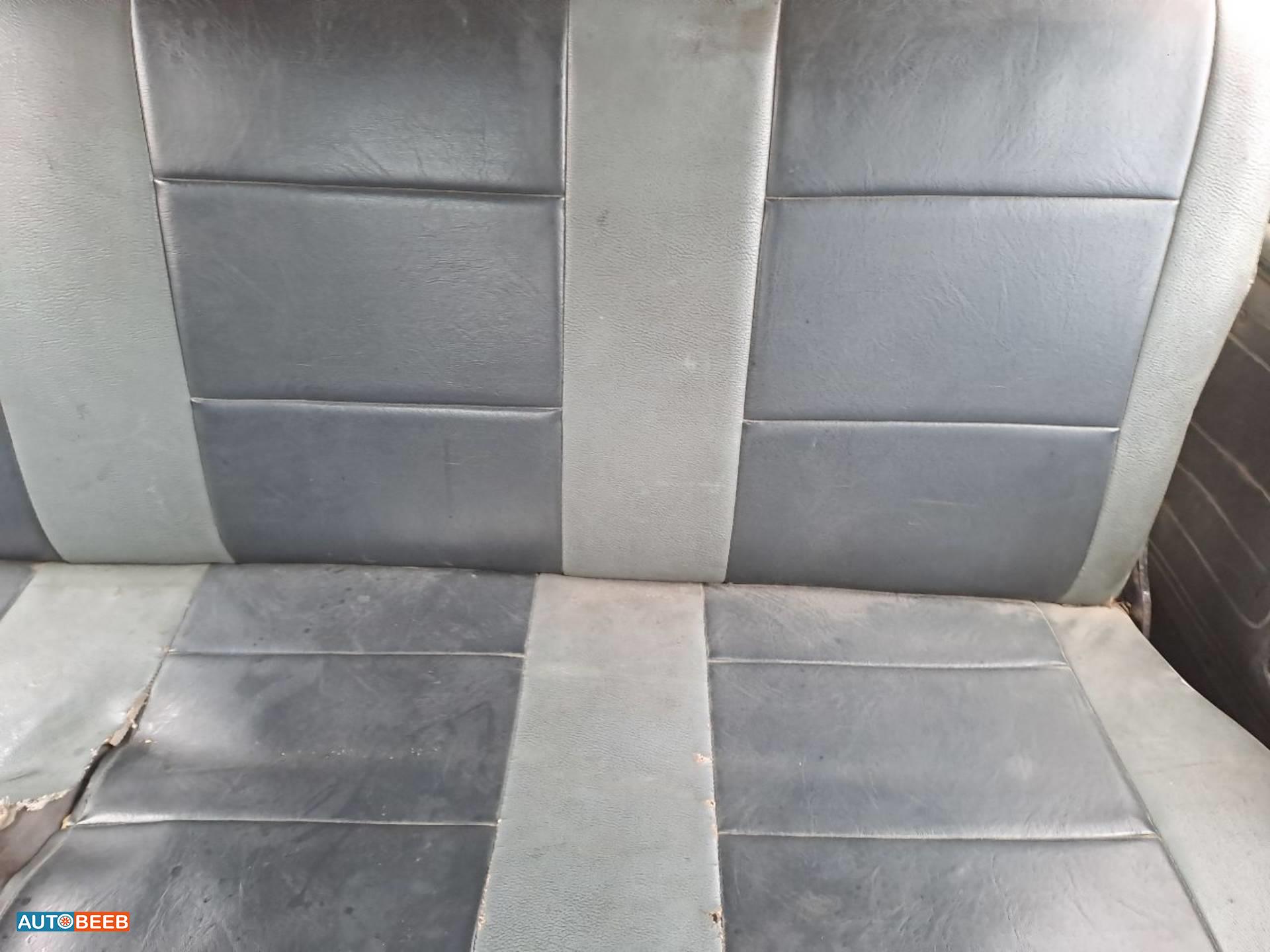 ميني باص هيونداي 2001