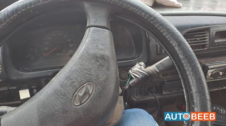 ميني باص هيونداي 2001