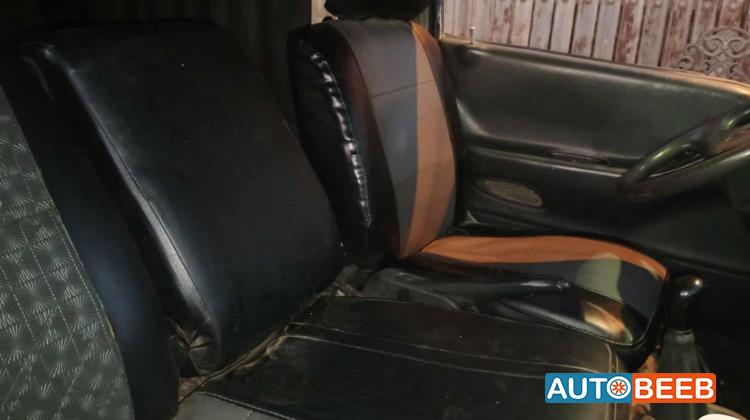 ميني باص هيونداي 2001