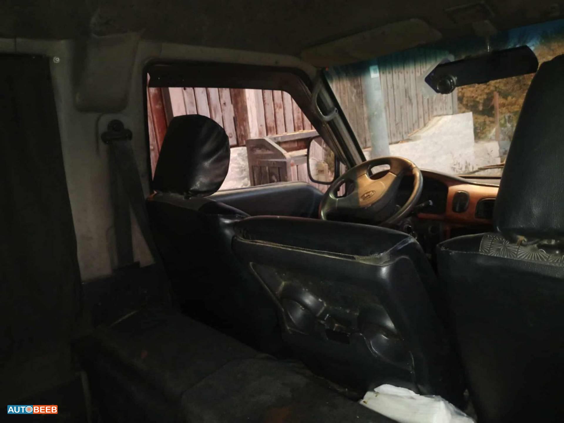 ميني باص هيونداي 2001