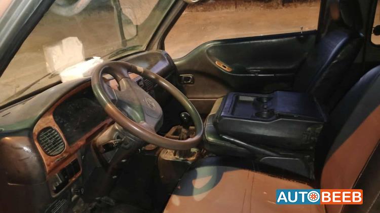 ميني باص هيونداي 2001