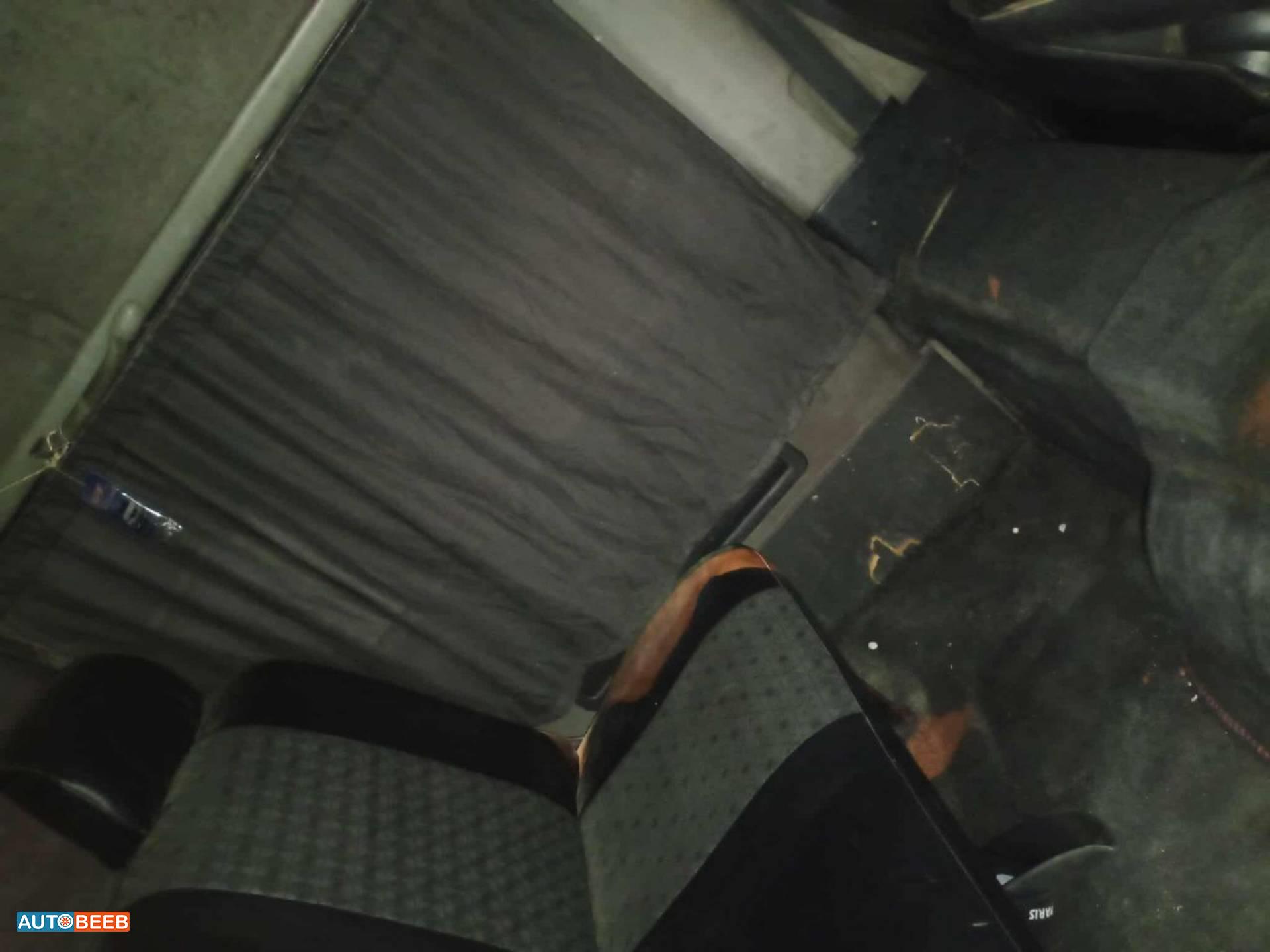 ميني باص هيونداي 2001