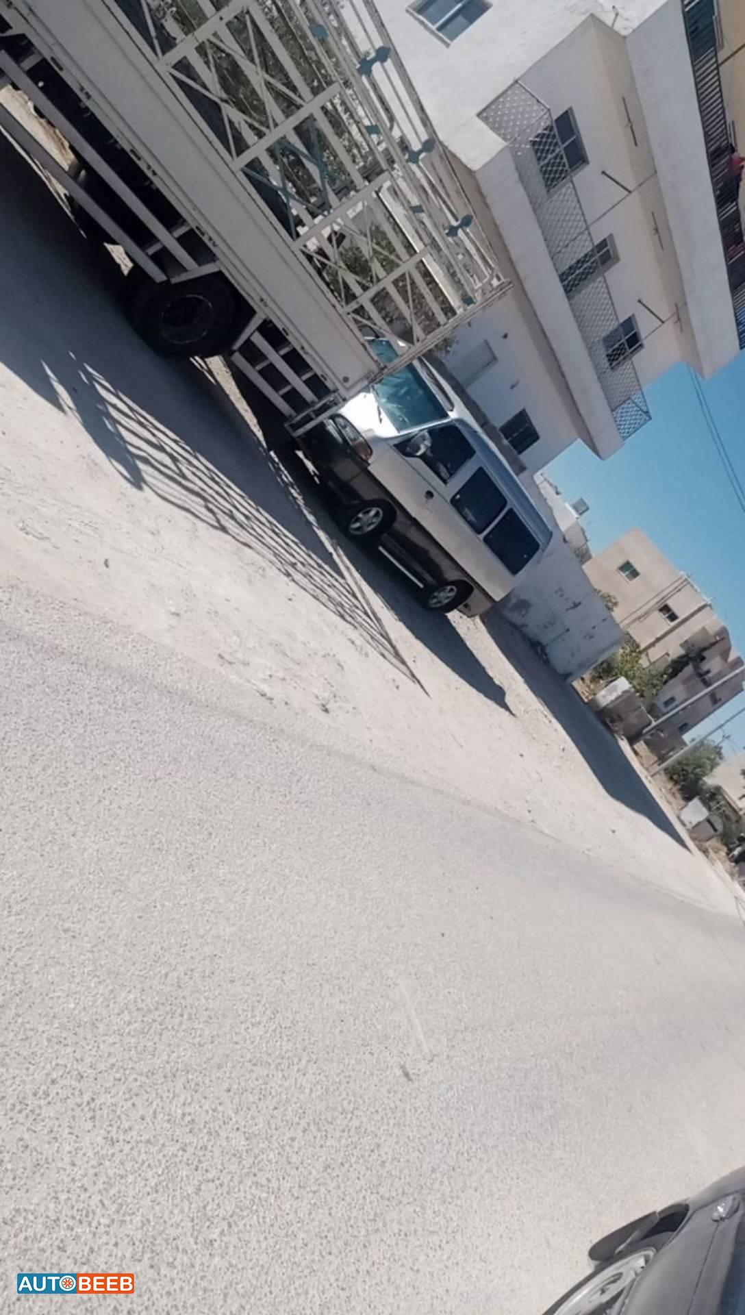 ميني باص هيونداي 2001