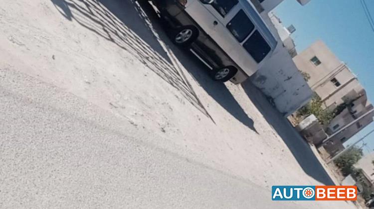 ميني باص هيونداي 2001