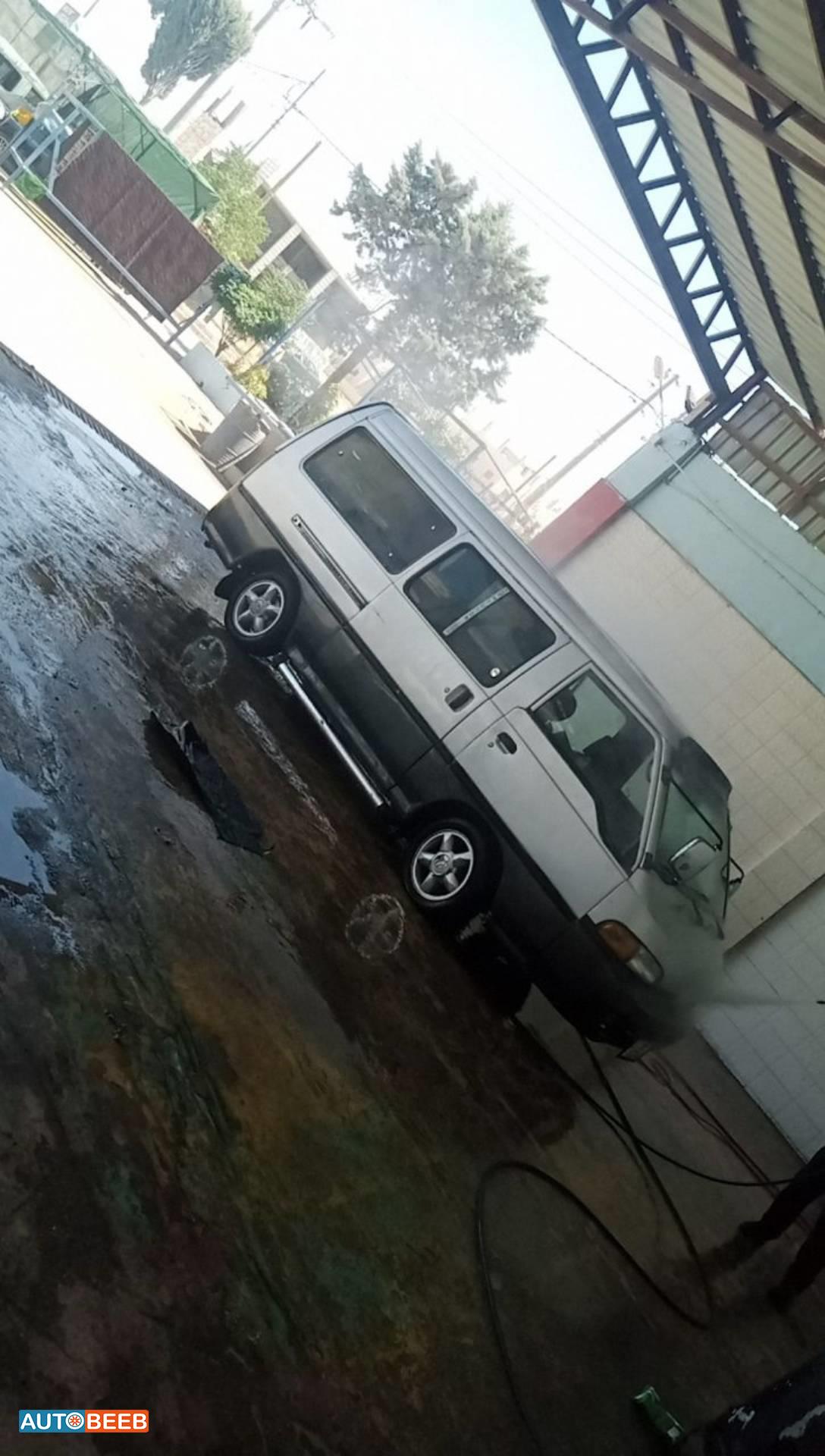 ميني باص هيونداي 2001