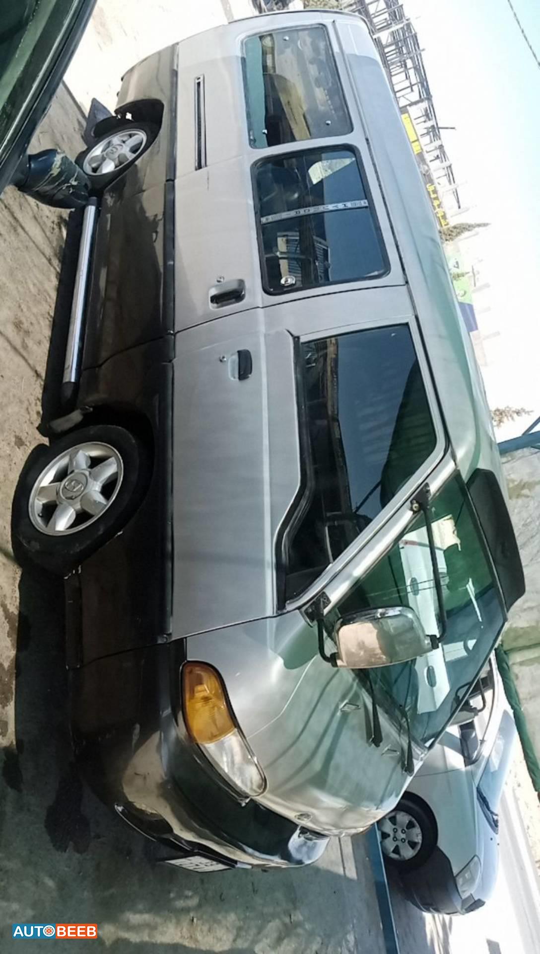 ميني باص هيونداي 2001