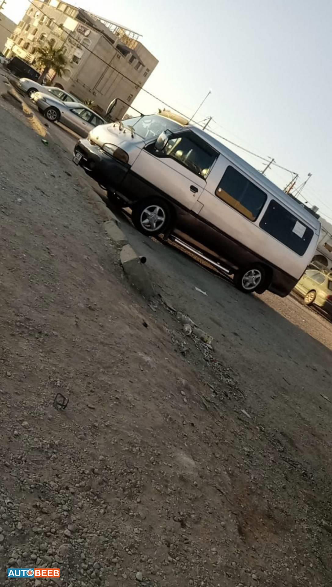 ميني باص هيونداي 2001