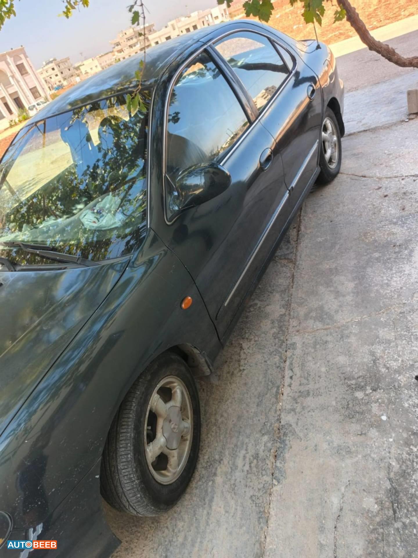 هيونداي افانتي 1998