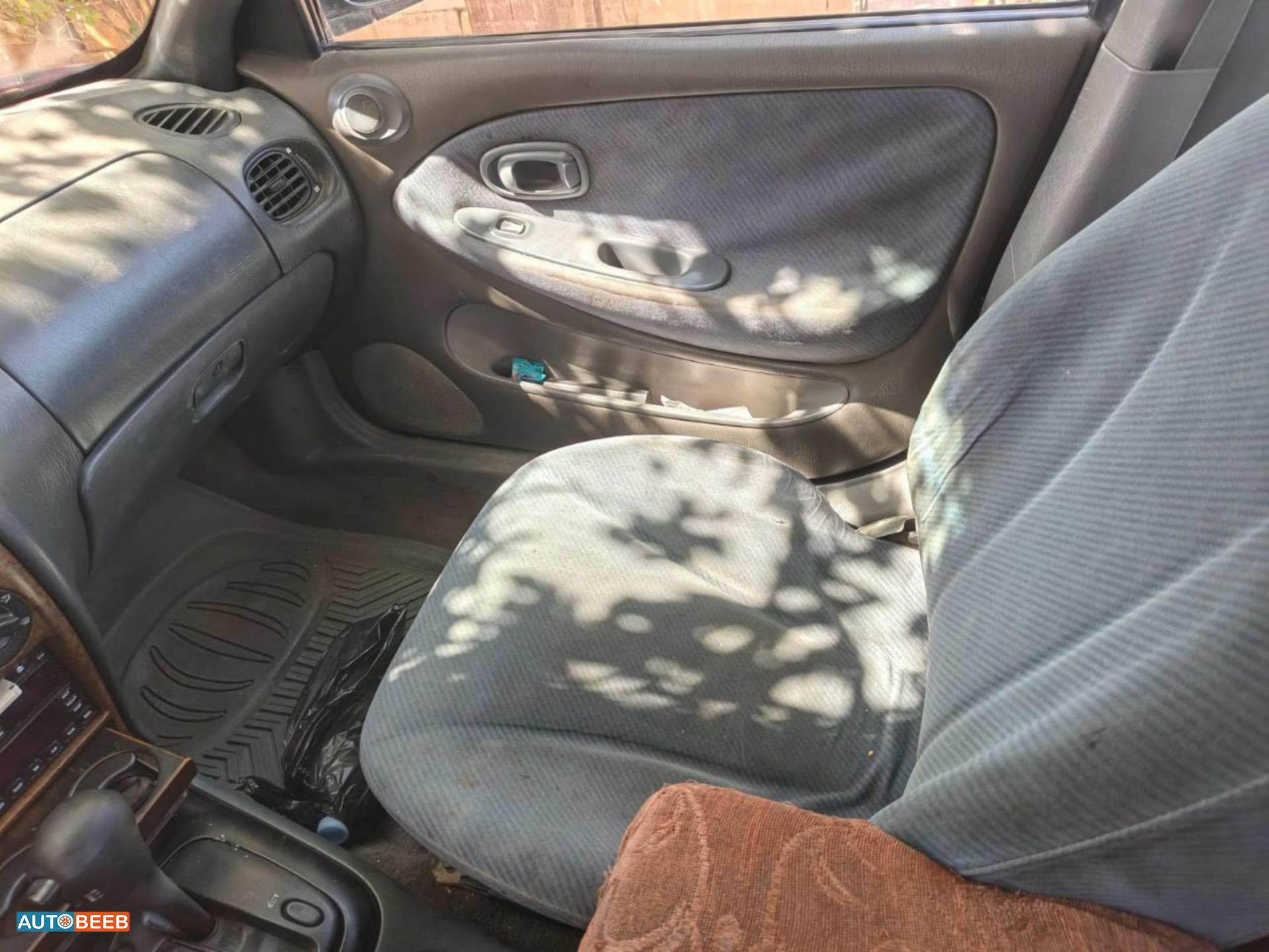 هيونداي افانتي 1998