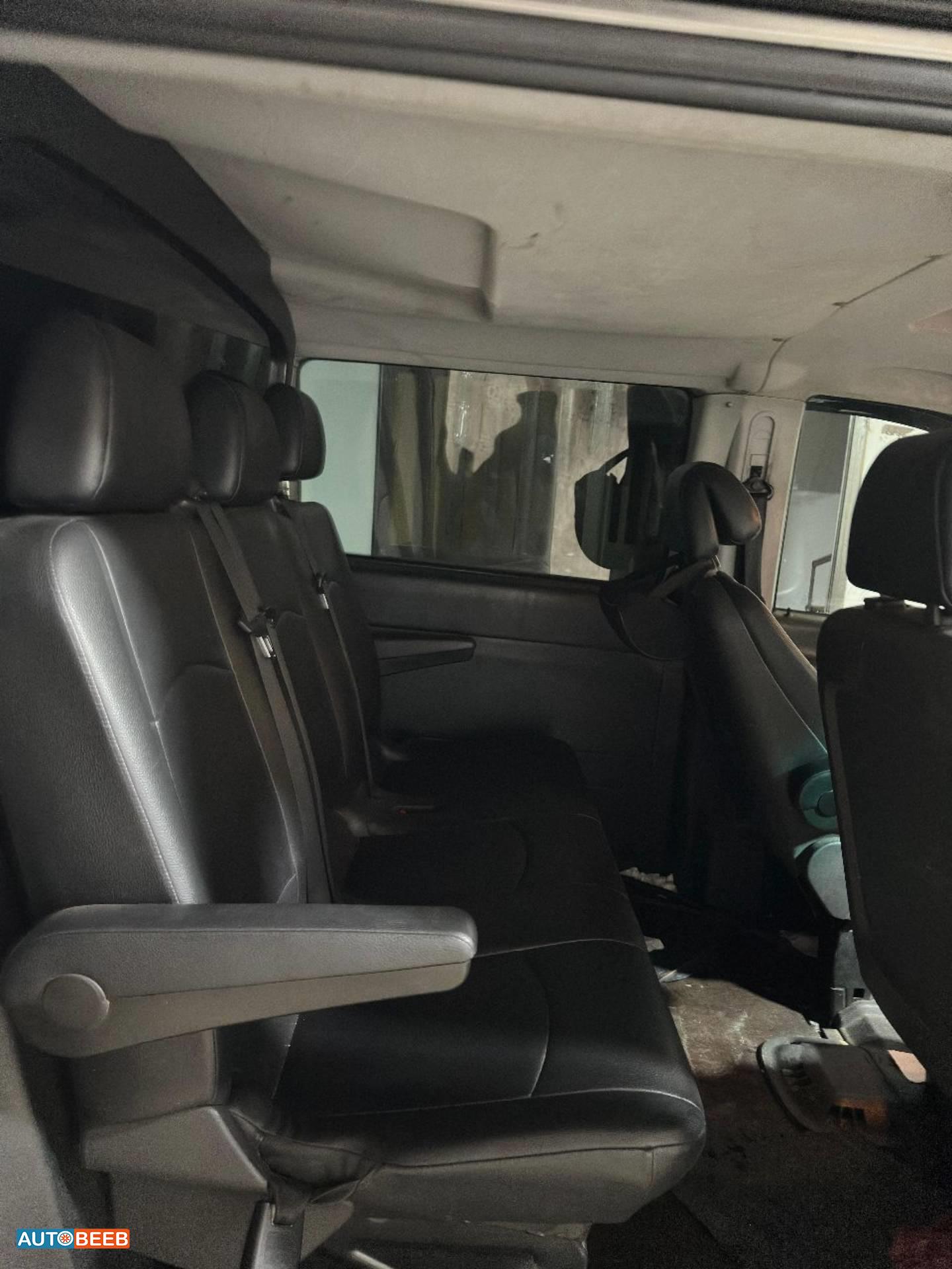 ميني باص مرسيدس بنز 2012